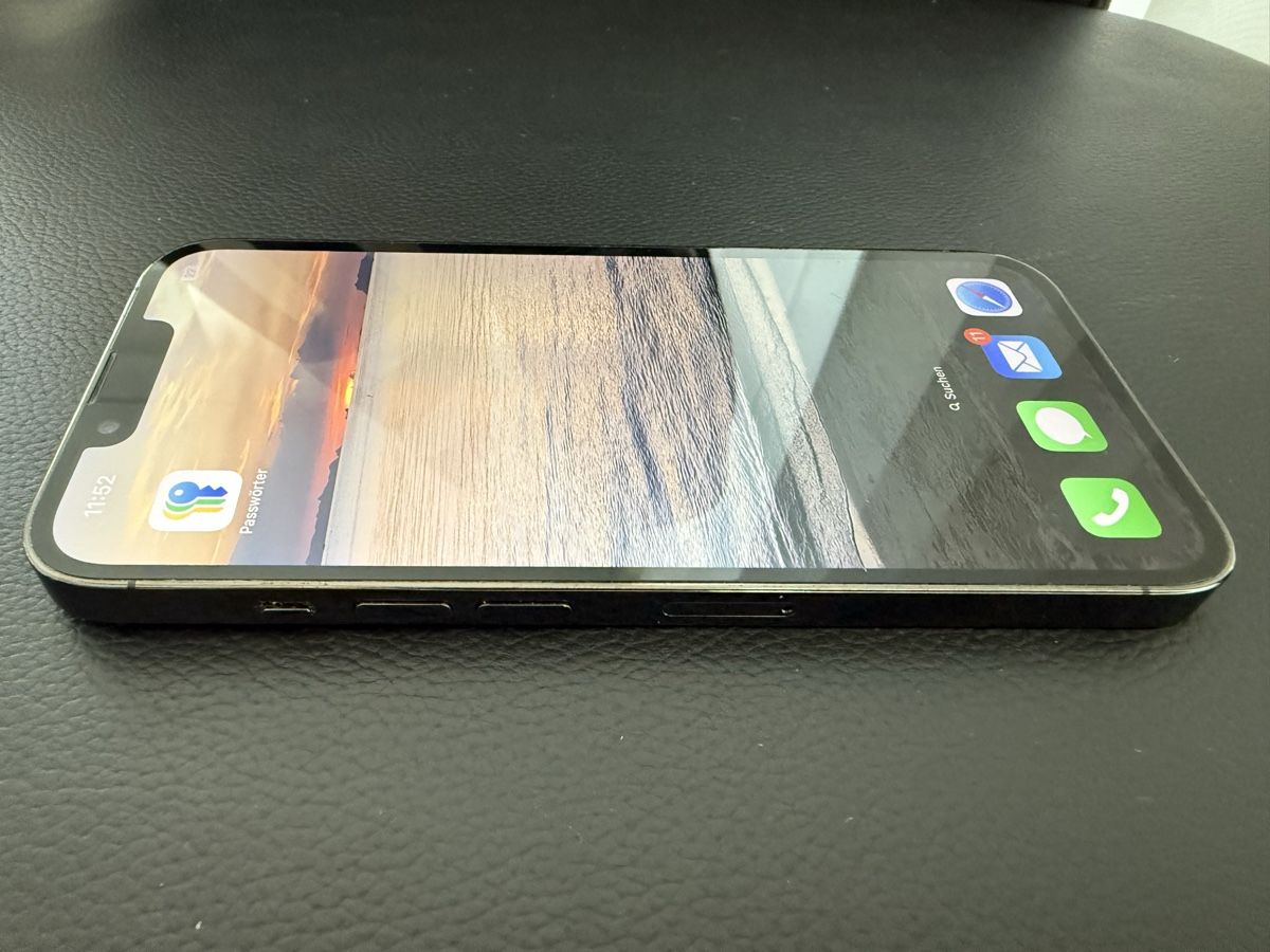 Apple Telefoni cellulari / Smartphones: iPhone 13 Pro 256 GB Graphite + MagSafe Silikon Hülle – Usato da Recherswil venduto da Esmeralda2020 6