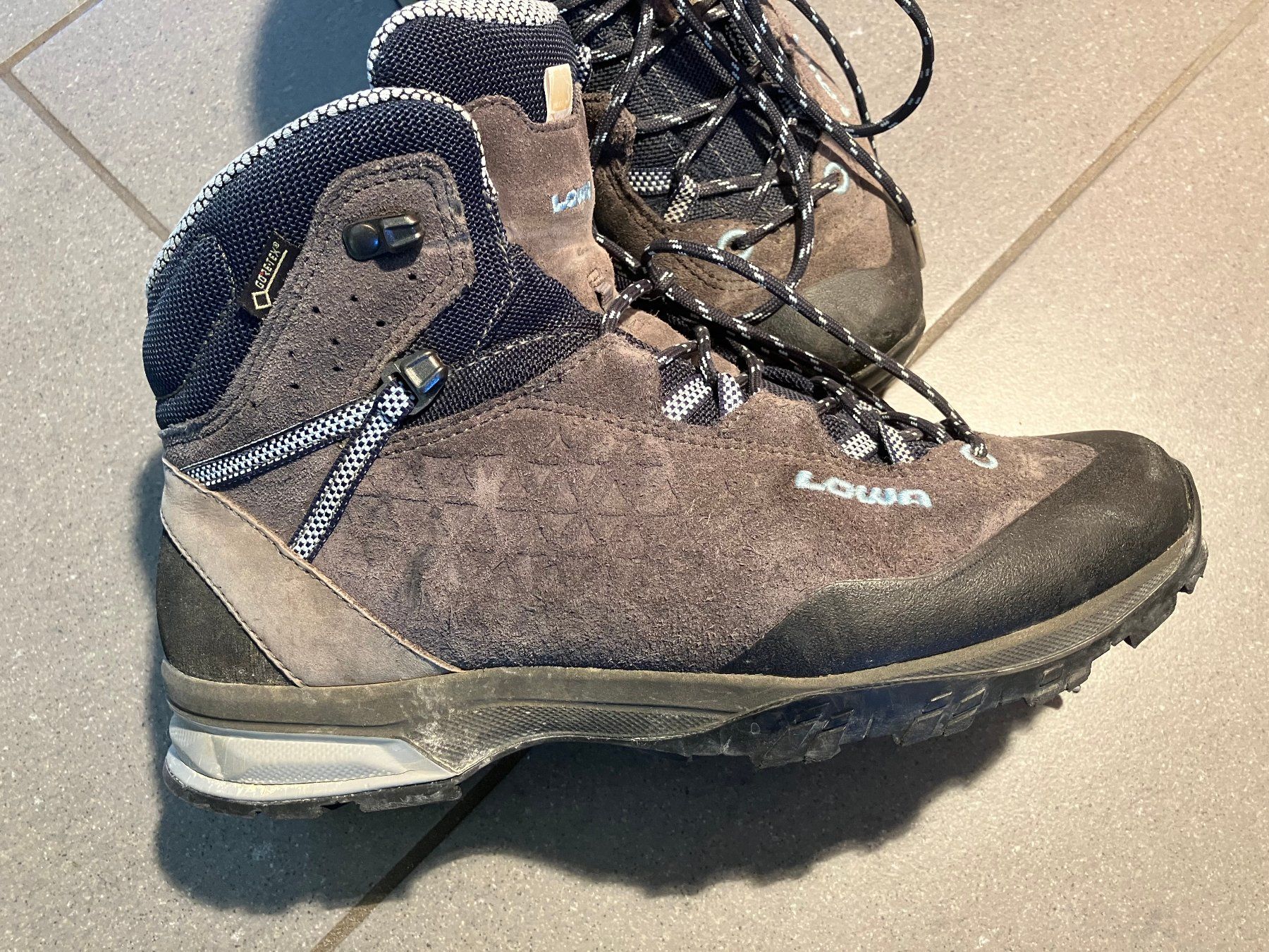 Lowa Scarpe da donna: Wanderschuhe Lowa Gore-Tex Damen Grösse EU 41 – Nuovo (secondo la descrizione) da Winznau venduto da gugi2009 1