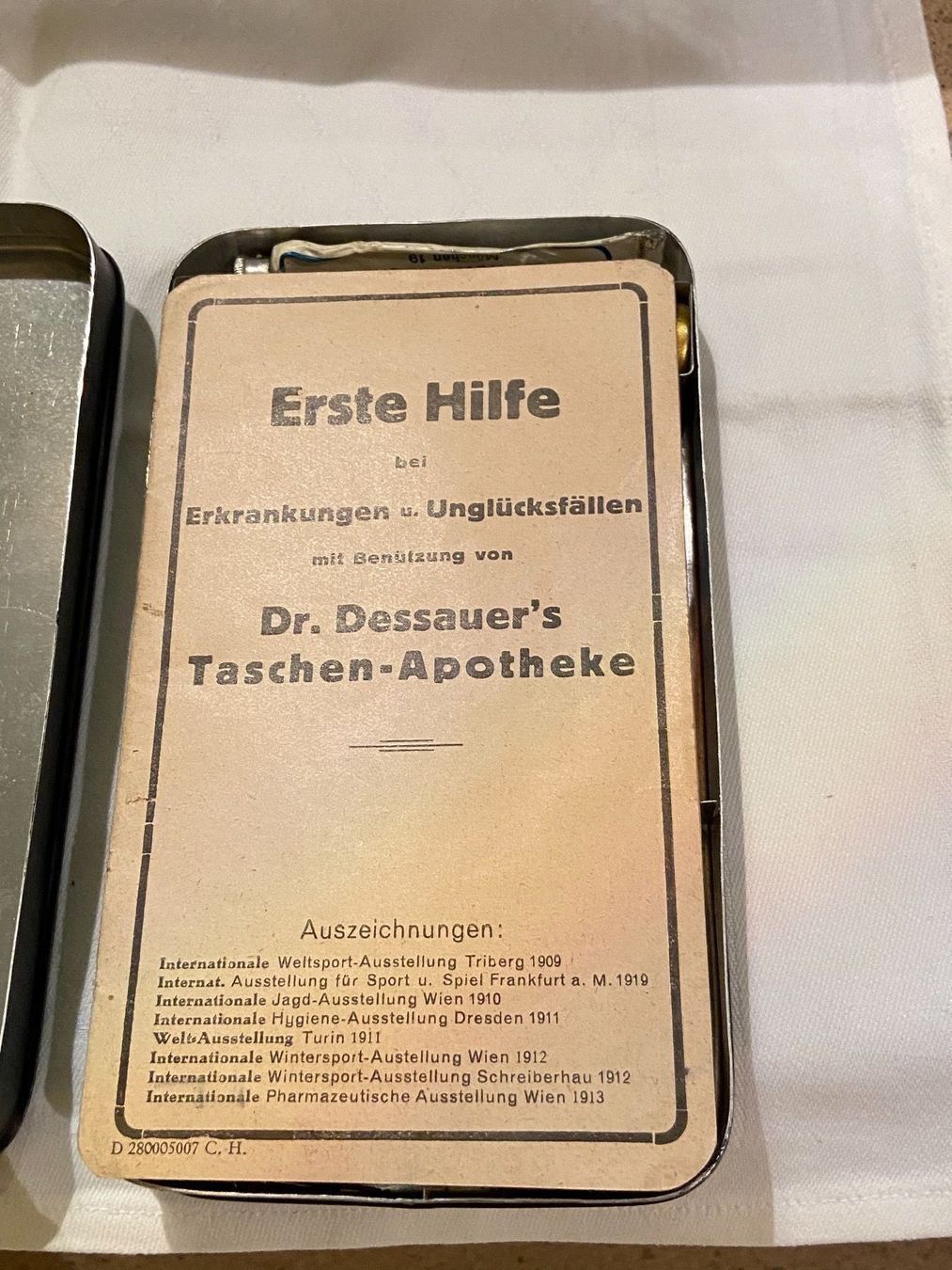 Kit di pronto soccorso: original dr. dessauer‘s touring apotheke – Usato da Gipf-Oberfrick venduto da Iberico 1