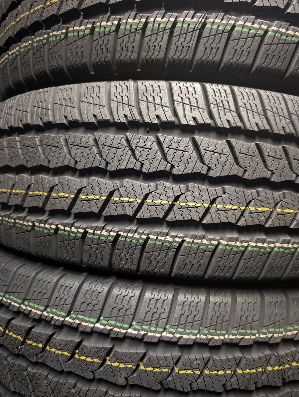 Continental Pneus & Roues: Winterreifen  – Neuf avec emballage d'origine à Dürrenäsch par Pneu-Idris 1