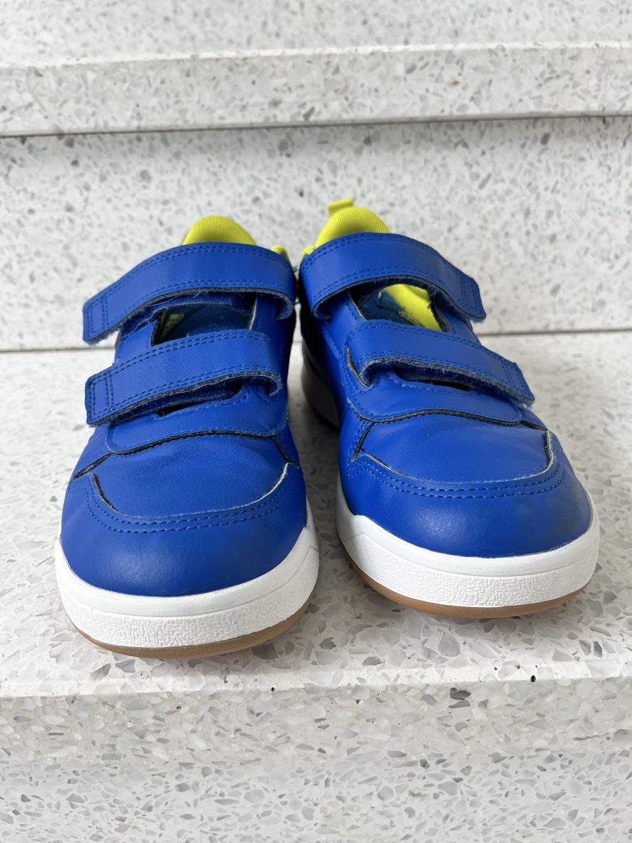 Adidas Scarpe per ragazzi: Hallenschuhe Adidas Gr. 35.5 – Usato da Luzern venduto da Aldabema 3