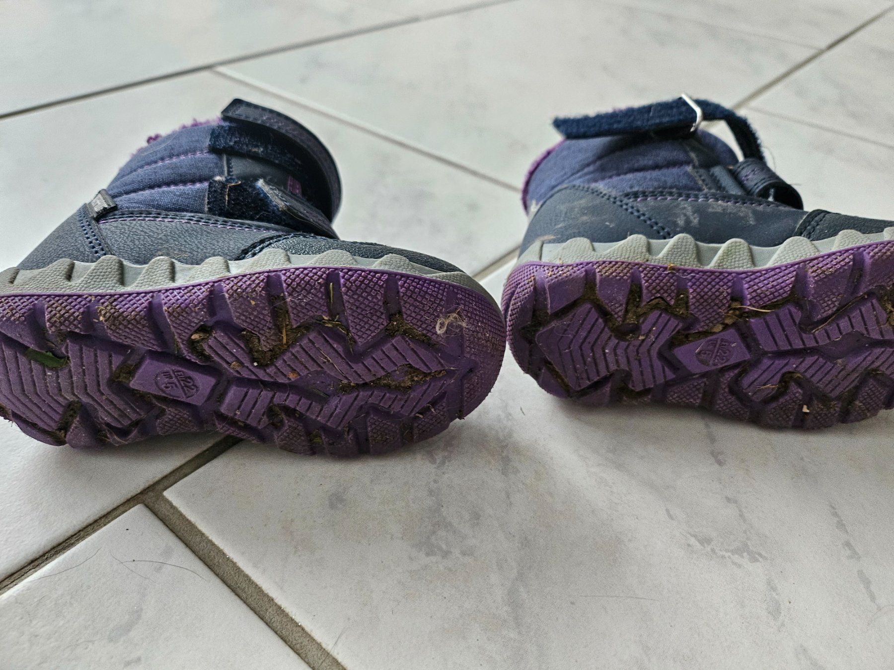 Scarpe per ragazze: Winterstiefel 22 – Usato da Kefikon TG venduto da Livline 1