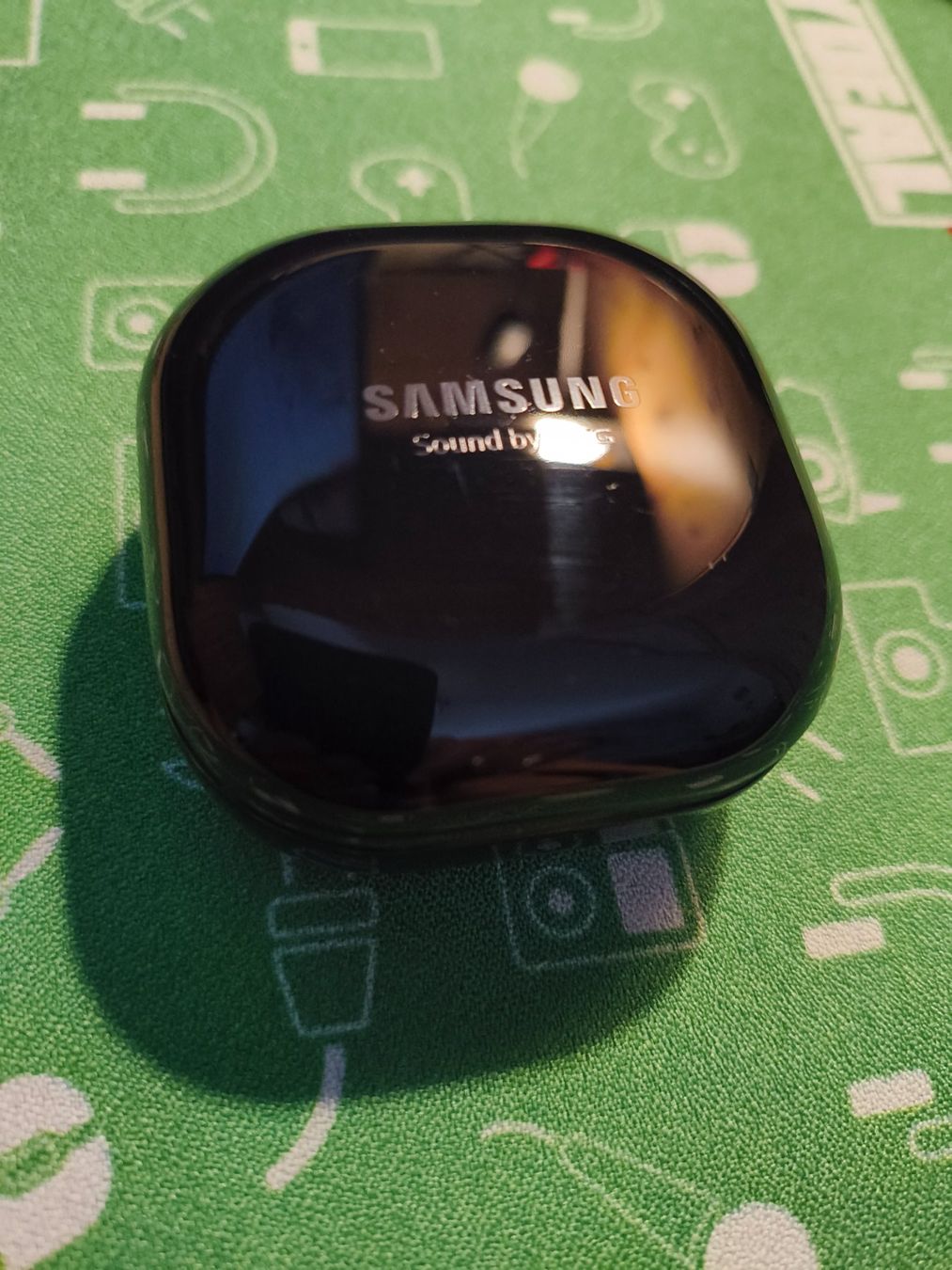 Samsung Cuffie: SAMSUNG Galaxy Buds Live, Mystic Black – Nuovo (secondo la descrizione) da Zürich venduto da Finale7 5