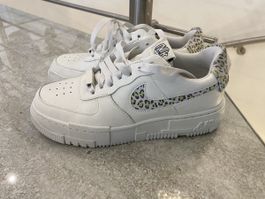 Nike Air Force 1 Pixel Gr. 36.5 mit Leo-Muster - Top im Früh