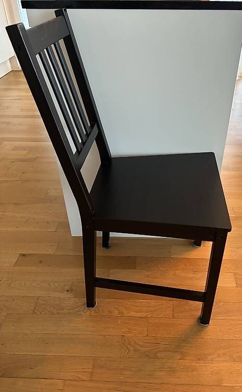 Stühle: 4 schwarze Holzstühle – Gebraucht aus Güttingen von Skyandsand08 1