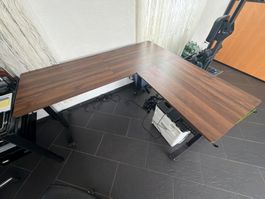 Elektrisch höhenverstellbarer L-Schreibtisch 160 × 140 cm,