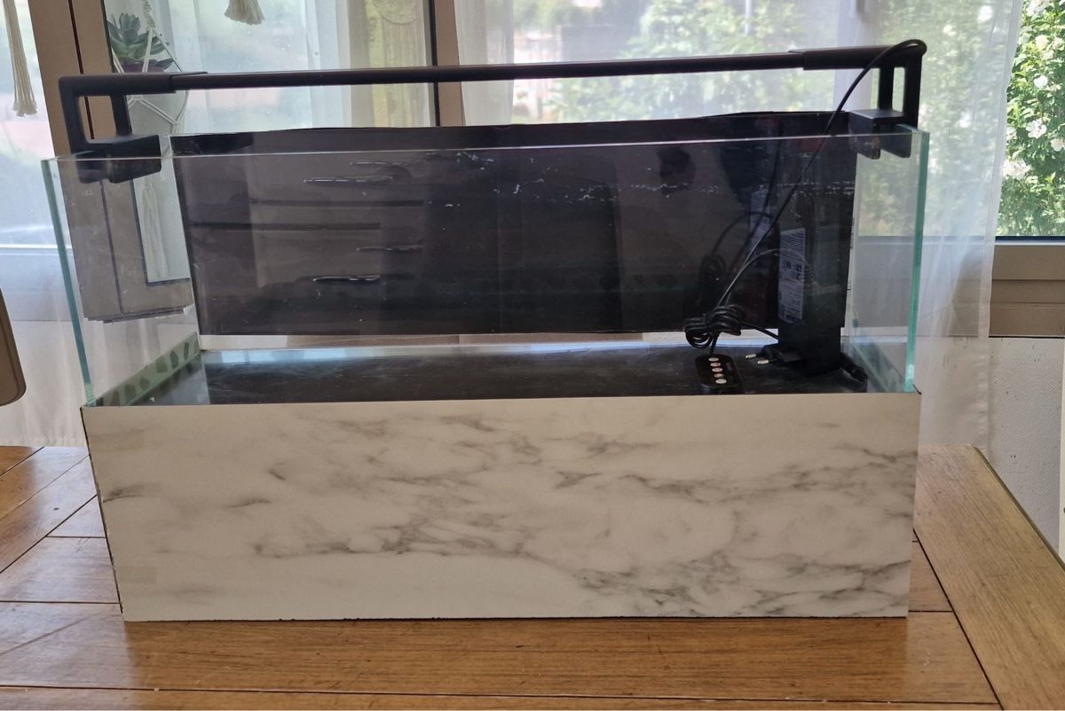 Acquari: UNS Long Aquarium mit LED Beleuchtung. – Usato da Obermumpf venduto da chr_675z