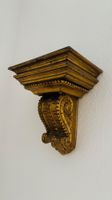Antike Wandkonsole aus Holz – Goldfarben mit Patina