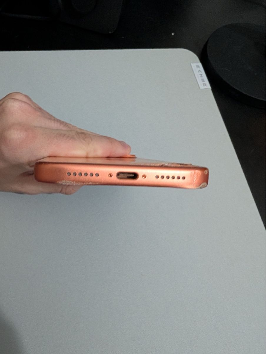 Apple Handys / Smartphones: iPhone 17 Pro Max 512GB - Cassé – Defekt aus La Chaux-De-Fonds von Adrien2300 3