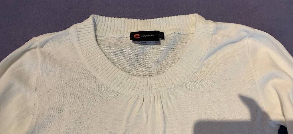 Blusen, T-Shirts & Tops: Longshirt weiss Grösse 146/152 – Gebraucht aus Rothenburg von Flaeckly 3