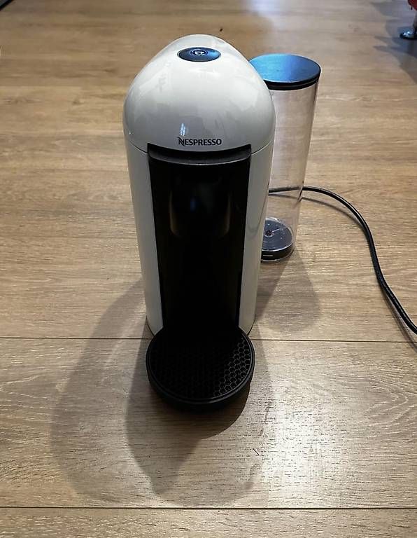 Machines à café & Machines à expresso: Kaffeemaschine Nespresso Vertuo – D'occasion à Rain par SaBe73 1