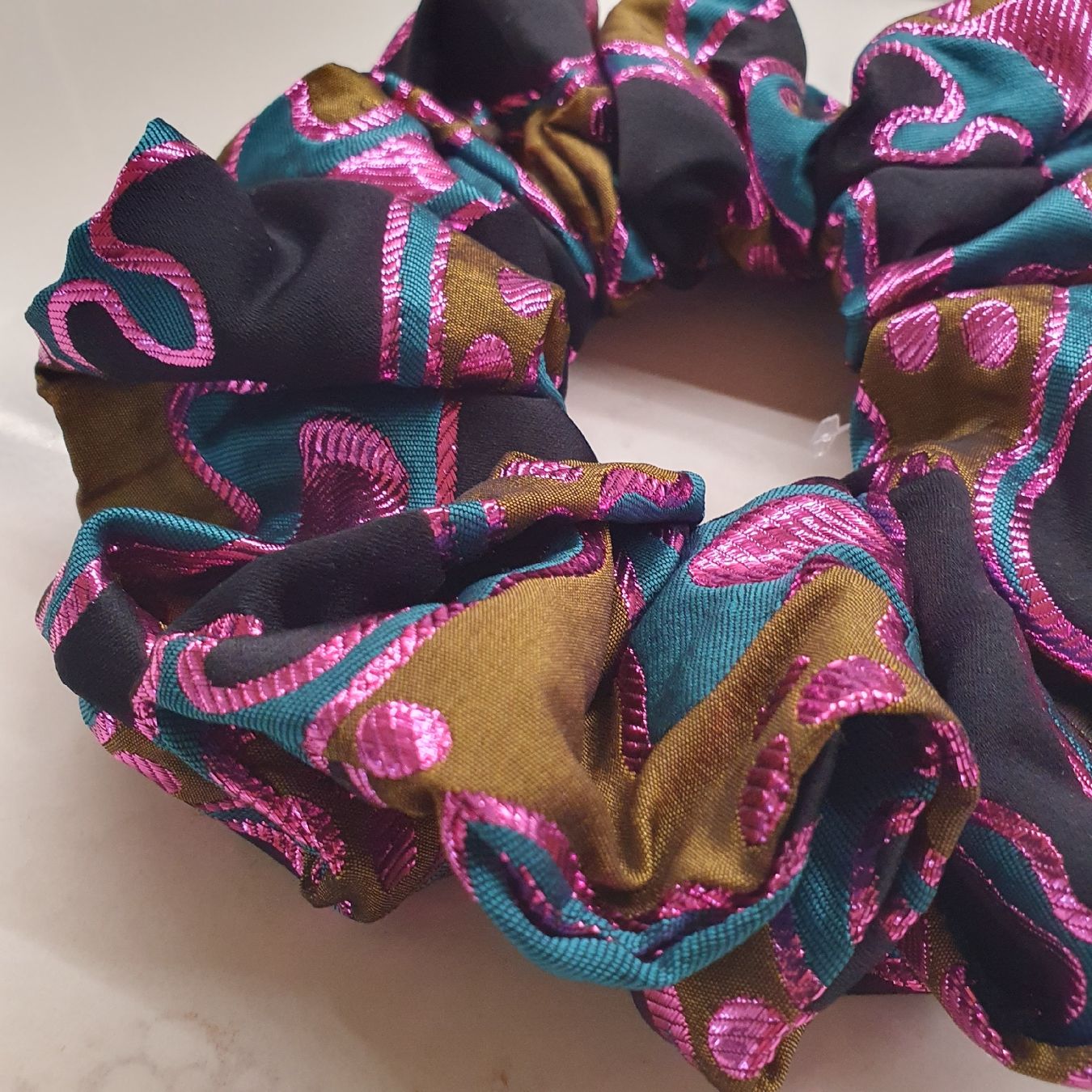 Accessori per capelli: Chouchou DoubleJ Giga Neuf avec étiquette – Nuovo e nell'imballaggio originale da Corcelles-le-Jorat venduto da Fashion_Unfold 2