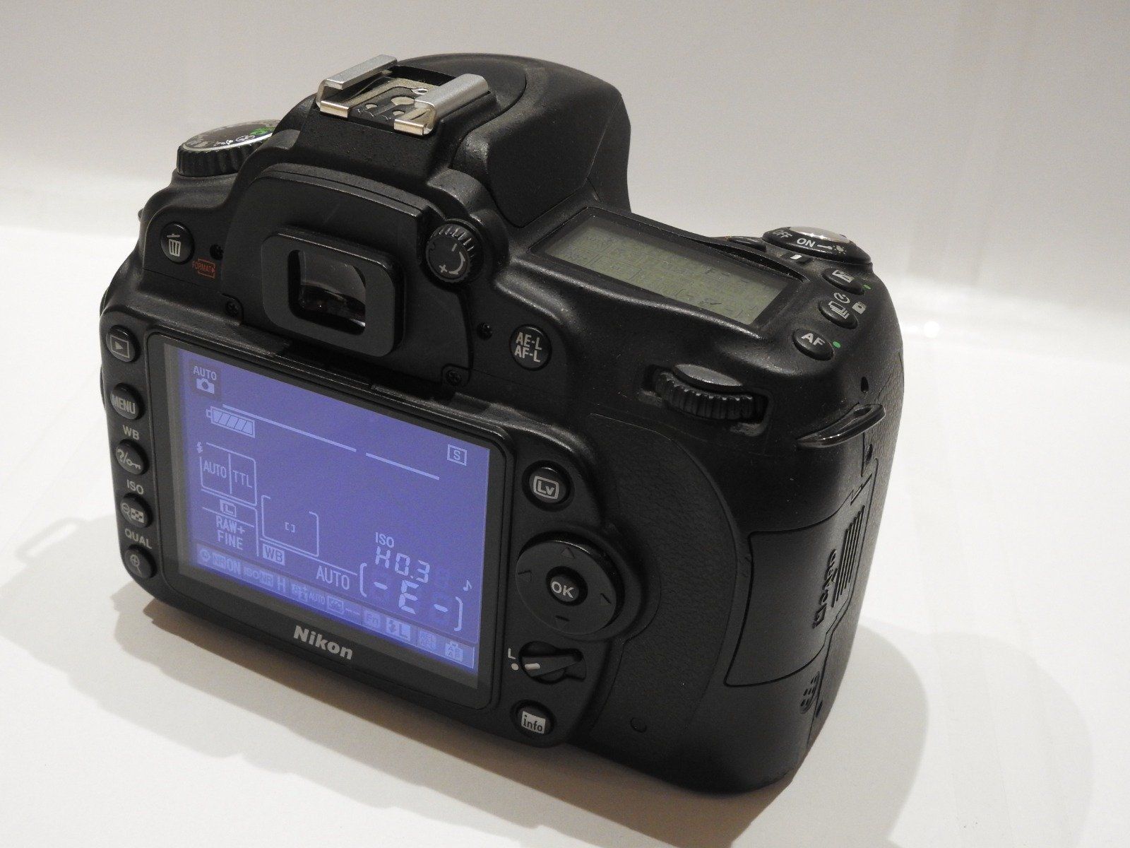 Nikon Kamera: Nikon D90 Spiegelreflexkamera Body mit 2 Akkus – Gebraucht aus Linden von GSX-S1000