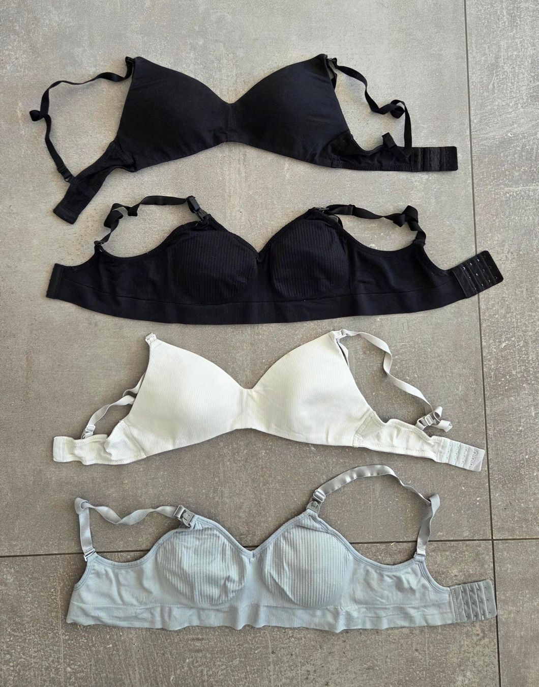 H&M Altra biancheria intima: 4er SET Still BHs Schwarz, Weiss, Grau – Usato da St. Niklaus VS venduto da Jainny