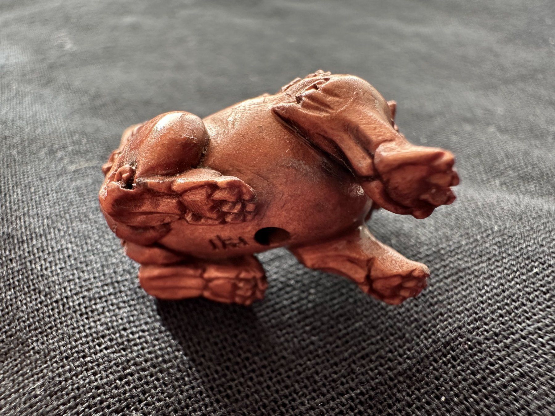 Statuette: Japan Netsuke Löwe signiert fein geschnitzt – Usato da Basel venduto da chinarh891 2