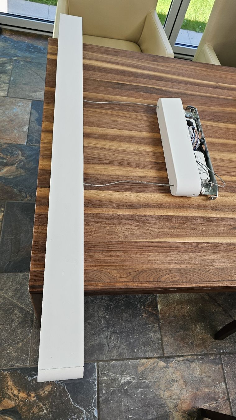 Philips Lampadari & plafoniere: Philips Hue Ensis Weiss – Difettoso da Rickenbach Sulz venduto da Gjoker86 1