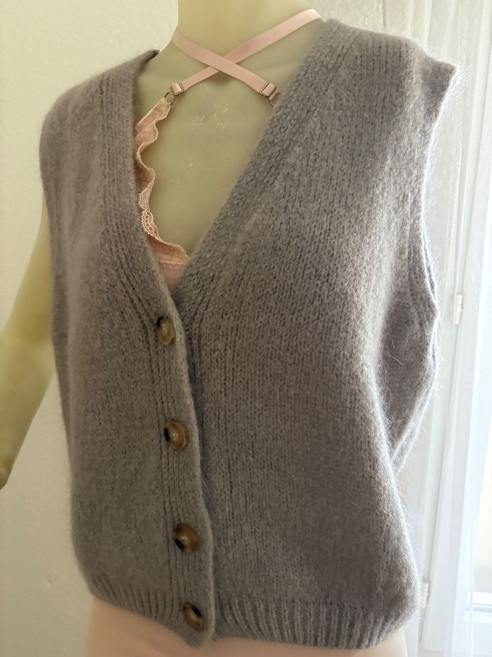Gilet & Giacche: COLETTE Strickweste 1size NEU – Nuovo e nell'imballaggio originale da Niederbipp venduto da blu_jw7r 1