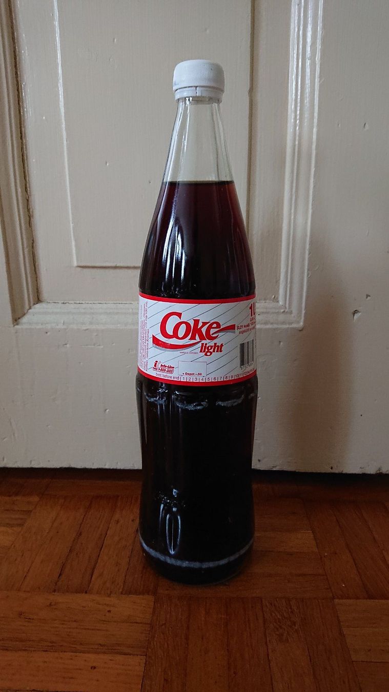 Coca-Cola Bottiglie: COCA-COLA LIGHT 1l noch voll Ablauf Datum September 1994 – Usato da Wilderswil venduto da Exebub 1