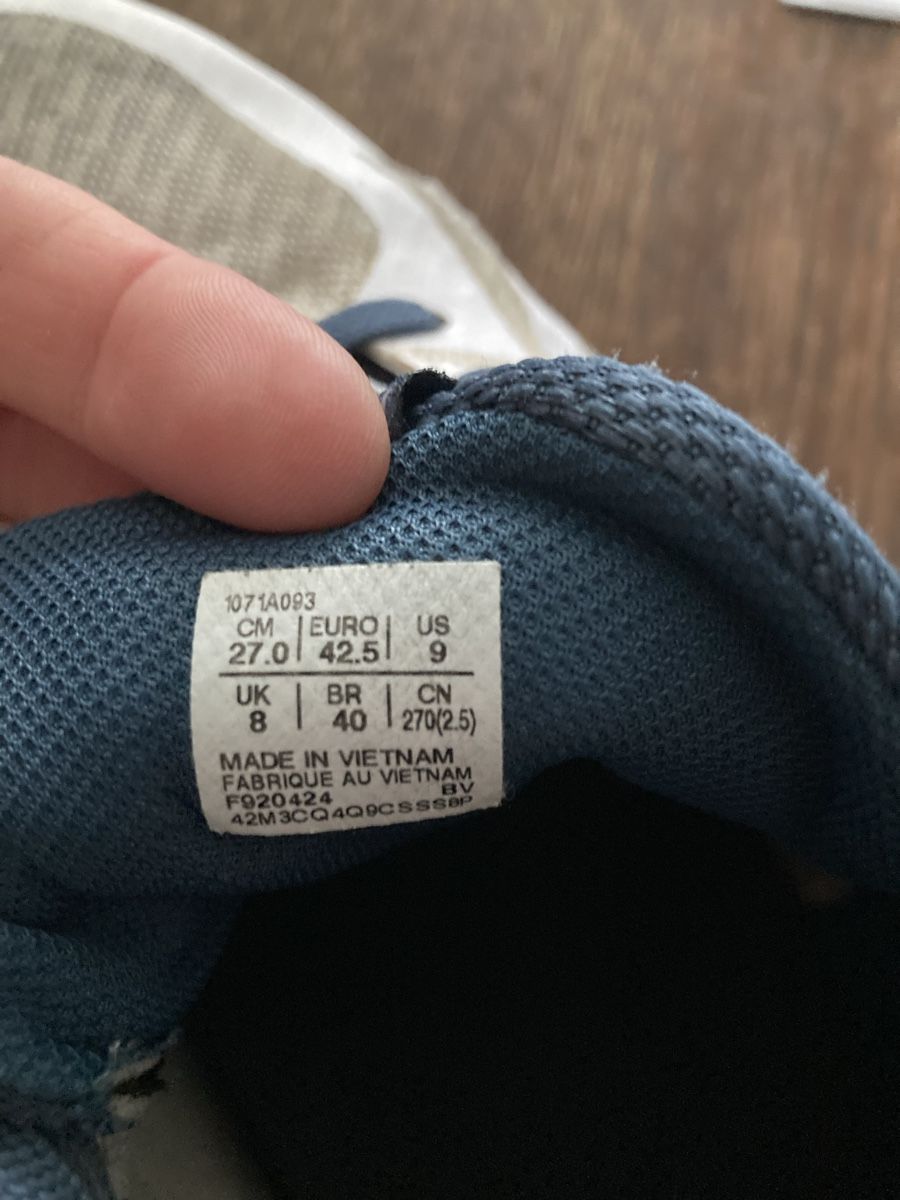 Asics Scarpe da uomo: Hallenschuhe – Usato da Andelfingen venduto da Elareb 2
