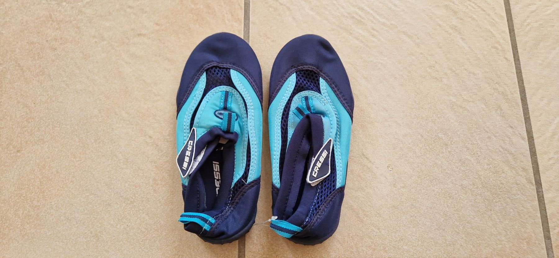 Scarpe per ragazzi: Badesandalen / Badeschuhe gr. 34 – Usato da Zeiningen venduto da rimoni