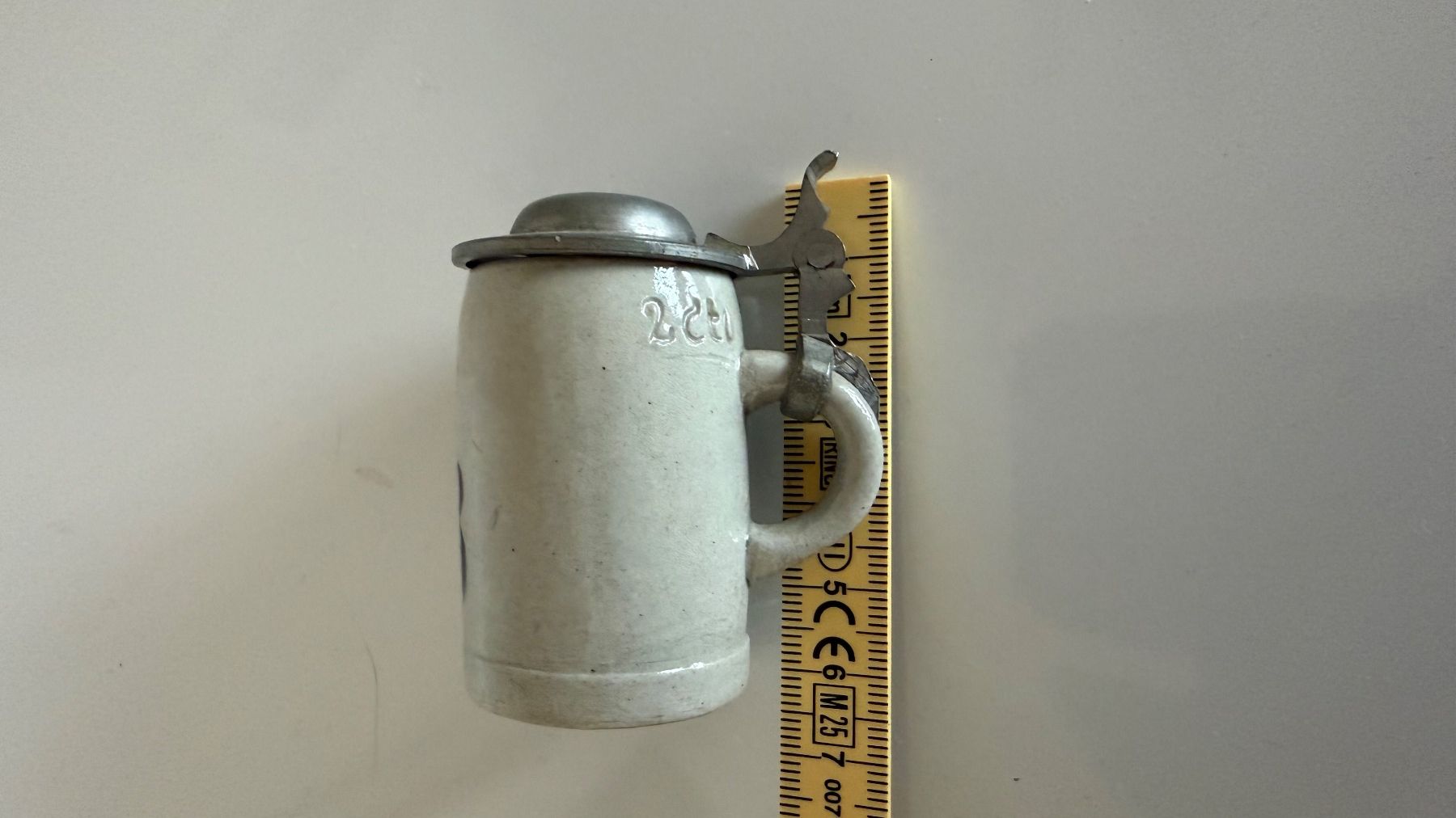 Bicchieri: Mini Bierkrug, Stamperl, mini Hüppen, Zinndeckel, 2 cl – Usato da Egg b. Zürich venduto da Mogli93 3