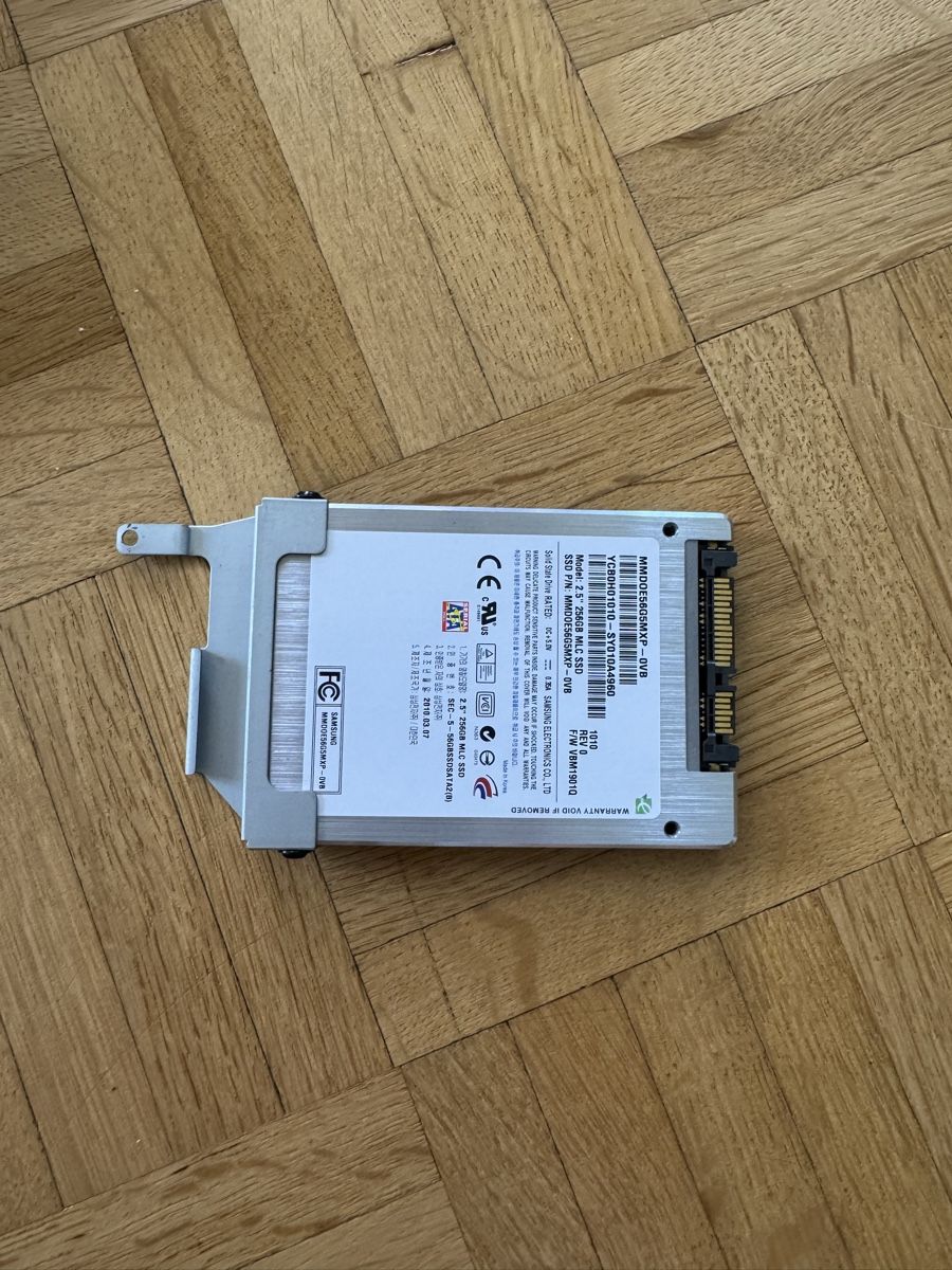PC: Shuttle DS57U Mini PC Intel Celeron 3205U, 16GB RAM, 256GB – Usato da Zürich venduto da tako5din 8