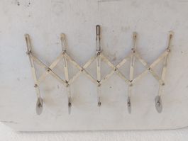 Ausziehbarer Teigschneider mit 5 Rädchen bis 12cm