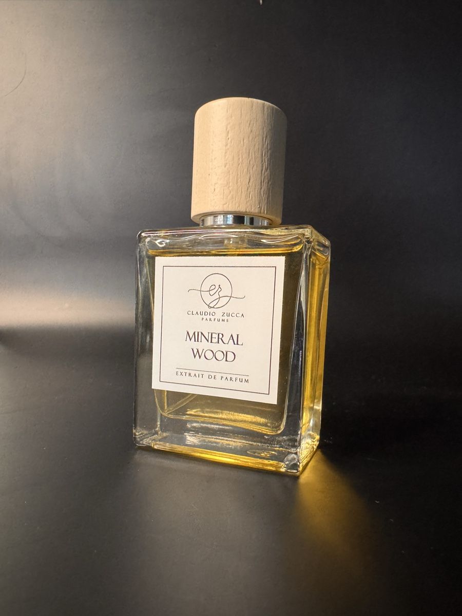 Profumi & Eau de Toilette: Claudio Zucca | Mineral Wood – Nuovo (secondo la descrizione) da Cham venduto da van_x2kn