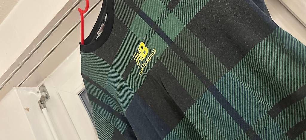 New Balance T-shirt: New Balance Shirt – Usato da Schaffhausen venduto da Goni17 1