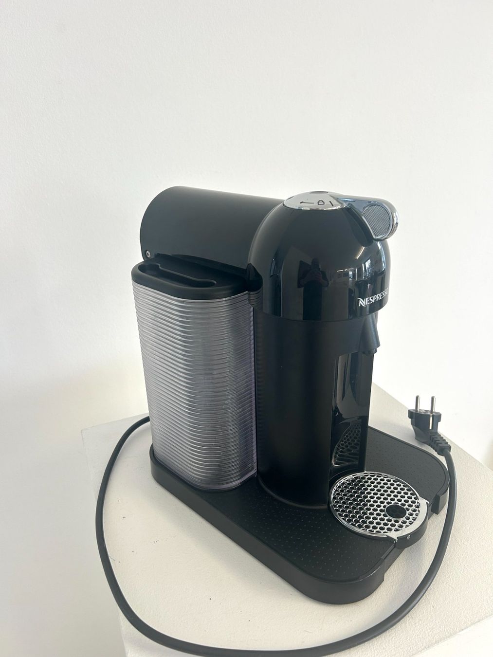 Nespresso Macchine per caffè & Macchine per espresso: Nespresso Vertuo Evoluo modèle GCA1 – Usato da bursins venduto da silversurfer1972 1