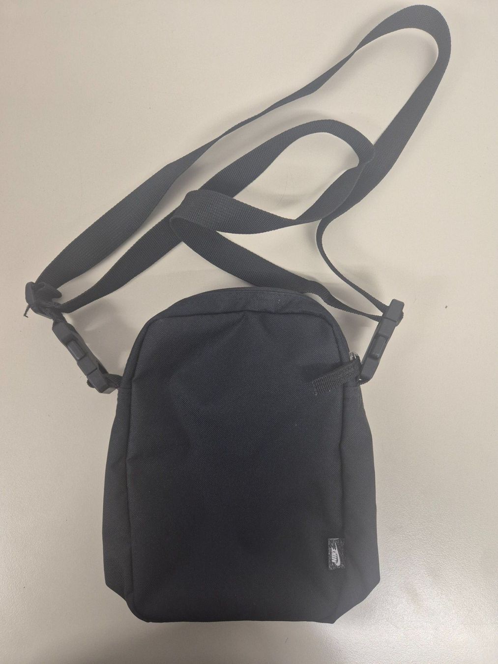 Nike Sacs: Umhängetasche Nike schwarz – D'occasion à Luzern par lupol_Verwertungen 1