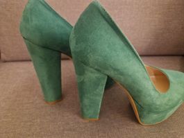 Wunderschöne grüne Pumps, ideal für den Frühling!