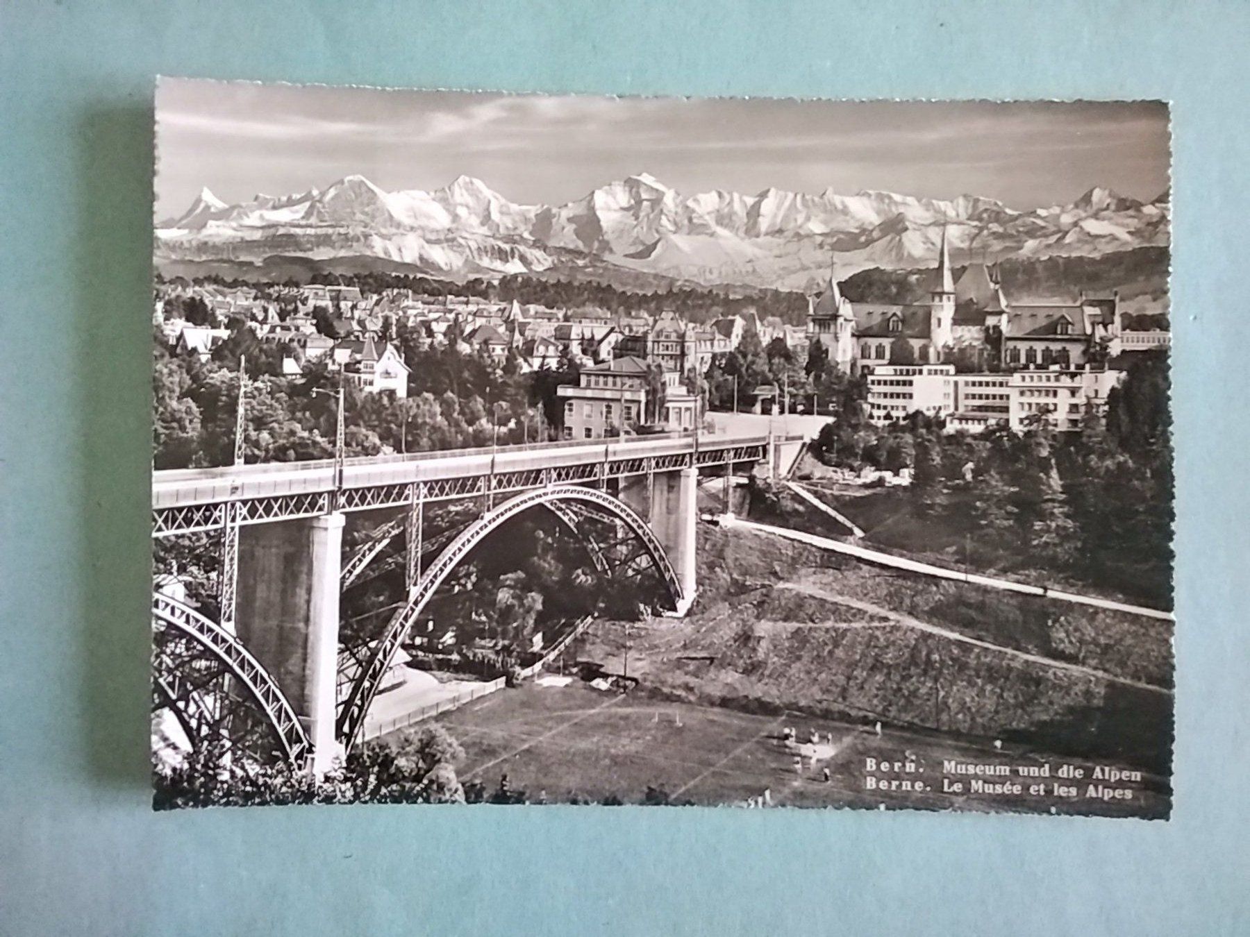 Ansichtskarten: Bern Museum mit Alpen – Gebraucht aus Appenzell von lama19