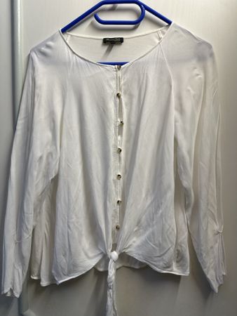 Damen Bluse weiss mit Knopfleiste  Gr Lguter 