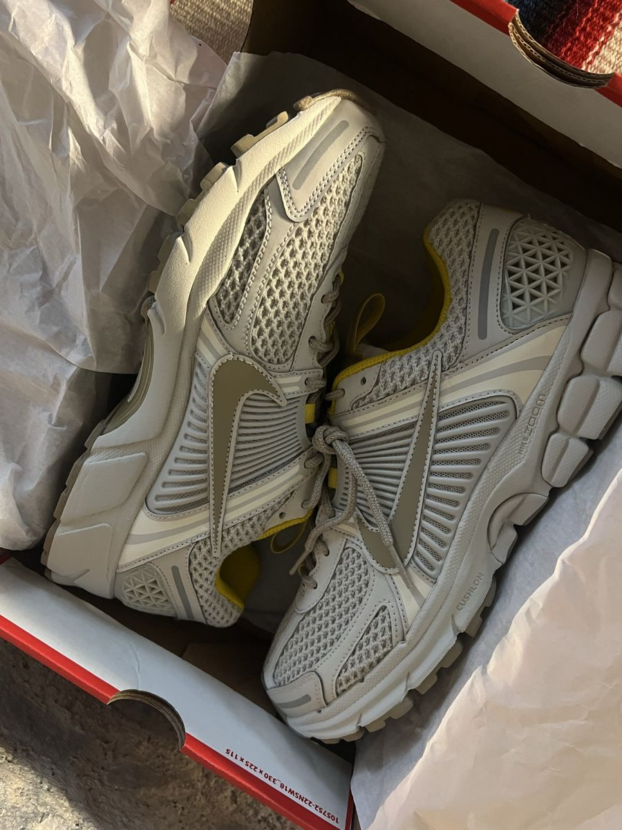 Nike Scarpe da uomo: Nike Zoom Vomero 5 – Nuovo (secondo la descrizione) da Zürich venduto da Realvintagesale 4