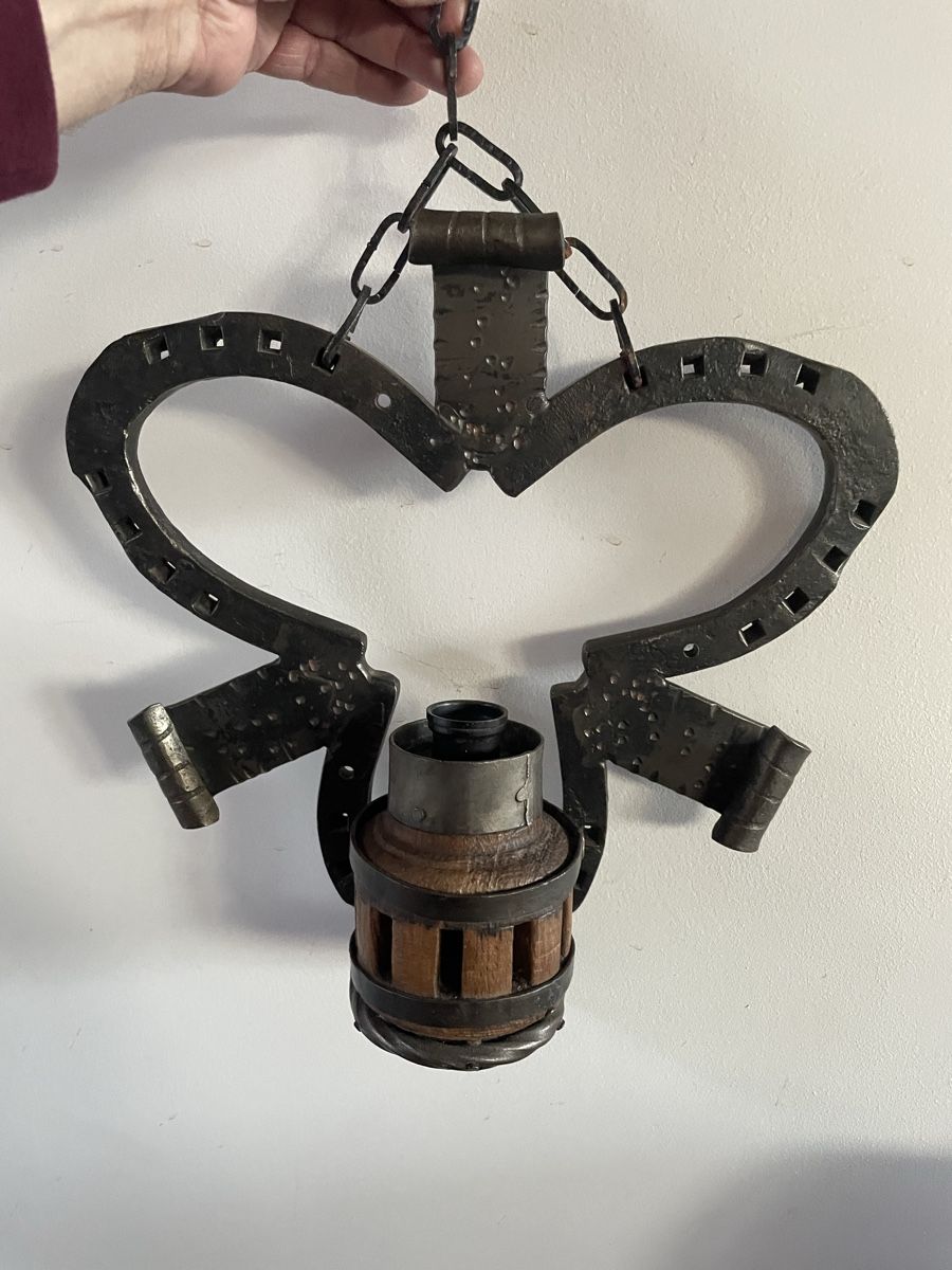 Lampes: Ancienne Lampe Rustique Carnotzet Fer Forgé – D'occasion à Vallamand par Bricbracbroc82