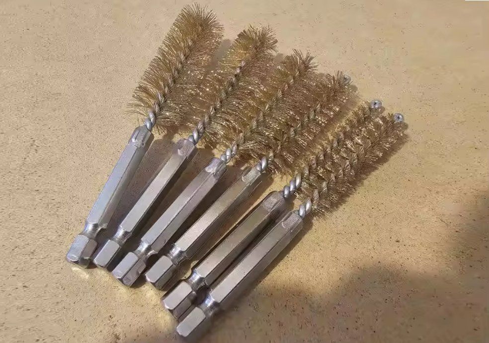 Alle Werkzeuge: Set mit 12 Bohrern und einer Reinigungsbürste – Neu und originalverpackt aus Lausanne von batishop 1