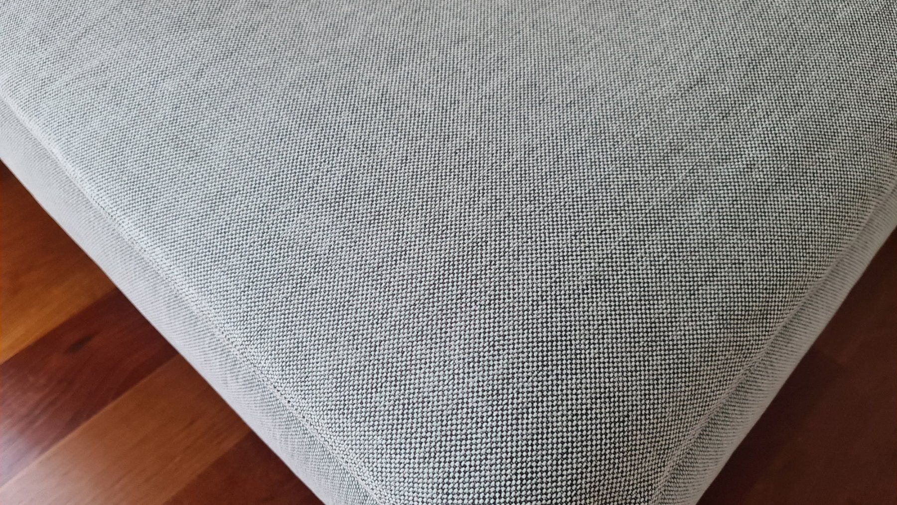 Ikea Sgabelli: IKEA SÖDERHAMN Hocker mit neuem Bezug Tallmyra – Usato da Luzern venduto da monyet 1