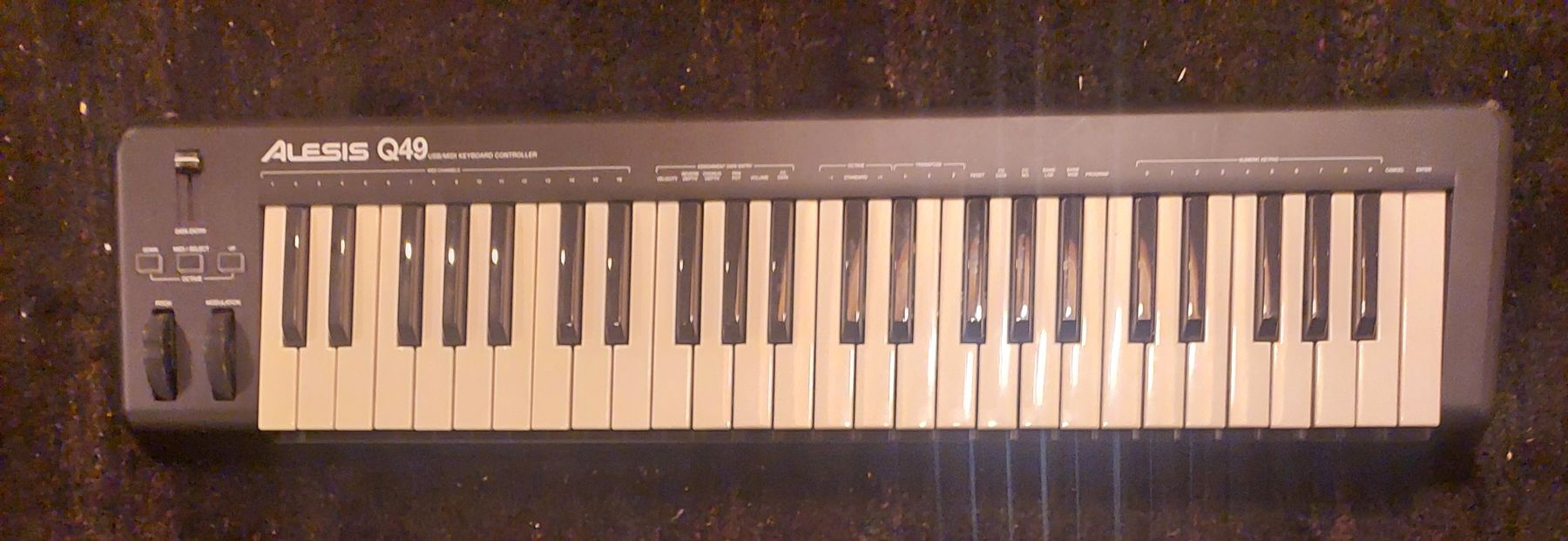 Alesis Strumenti musicali: Klaviatur Alesis Q49 – Usato da Zürich venduto da Cortin