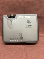Beamer Marke Hitachi mit Tragtasche