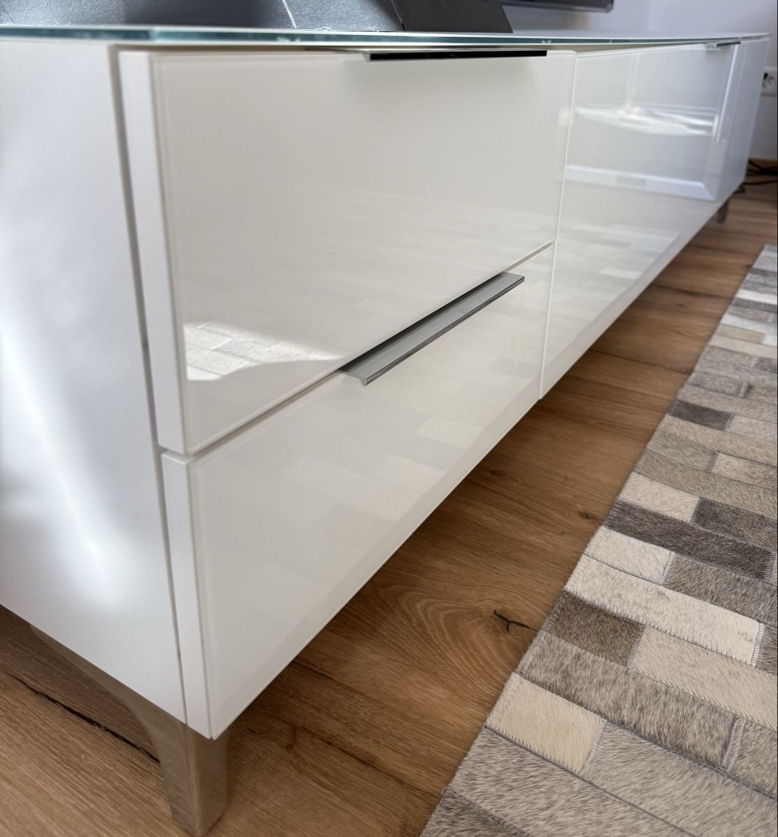 Cassettiere: Weißes Hochglanz Sideboard – Usato da Oberrickenbach venduto da tim_stq6 1