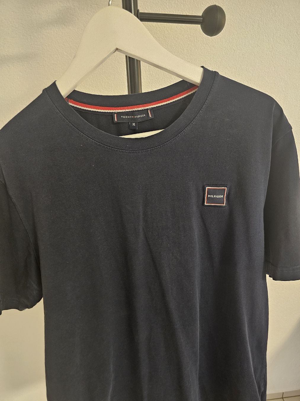 Tommy Hilfiger T-shirt: Tommy Hilfiger T-Shirt – Nuovo (secondo la descrizione) da Wetzikon ZH venduto da sel_tdz8