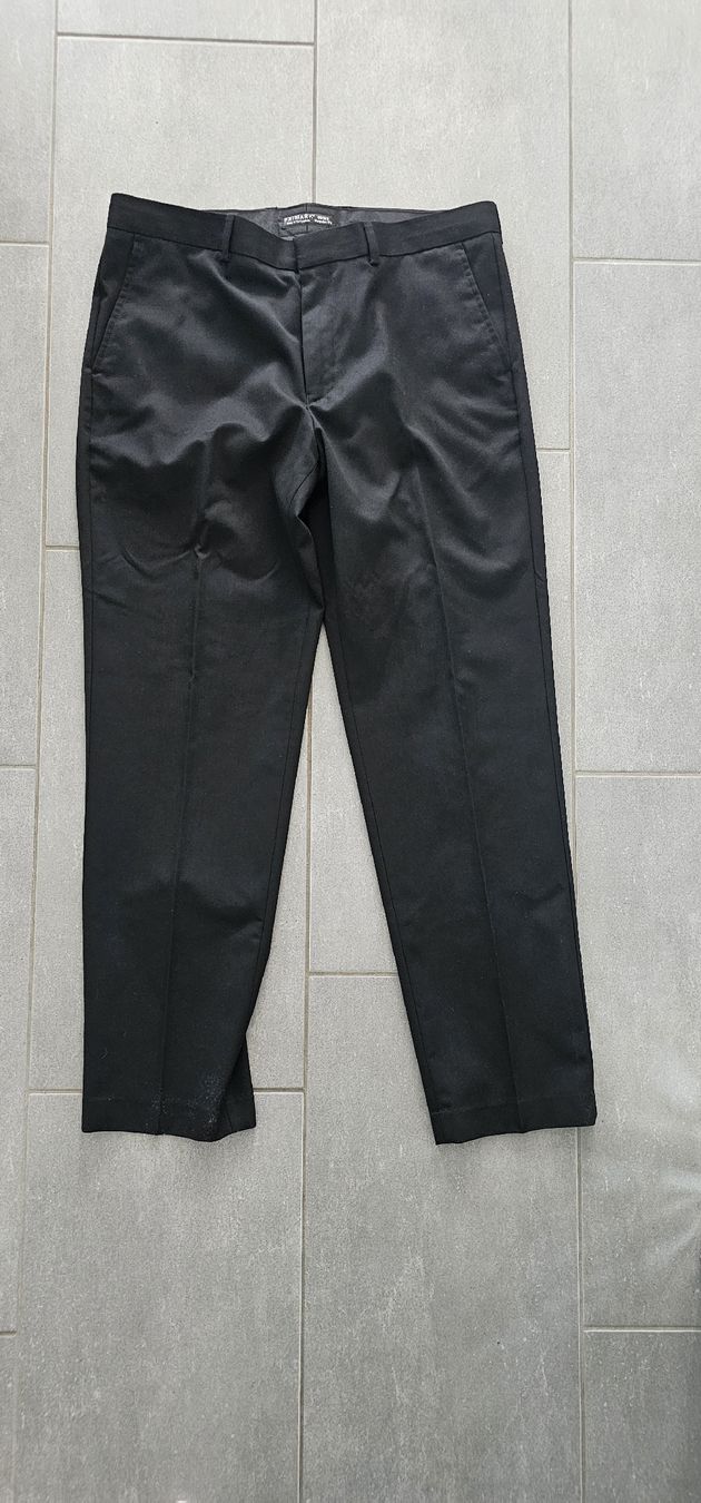 Hosen: Schwarze Anzugshose Grösse 36/32 – Gebraucht aus Gipf-Oberfrick von Stefania02-91