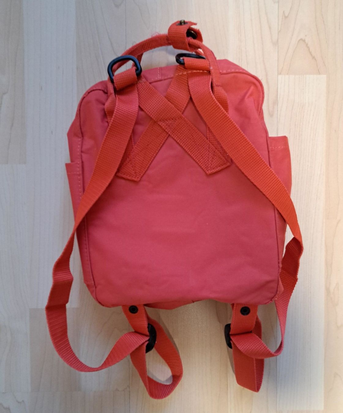 Fjällräven Zaini: FJÄLLRÄVEN Rucksack Kanken Mini, Rot – Usato da Basel venduto da Patiscat 1