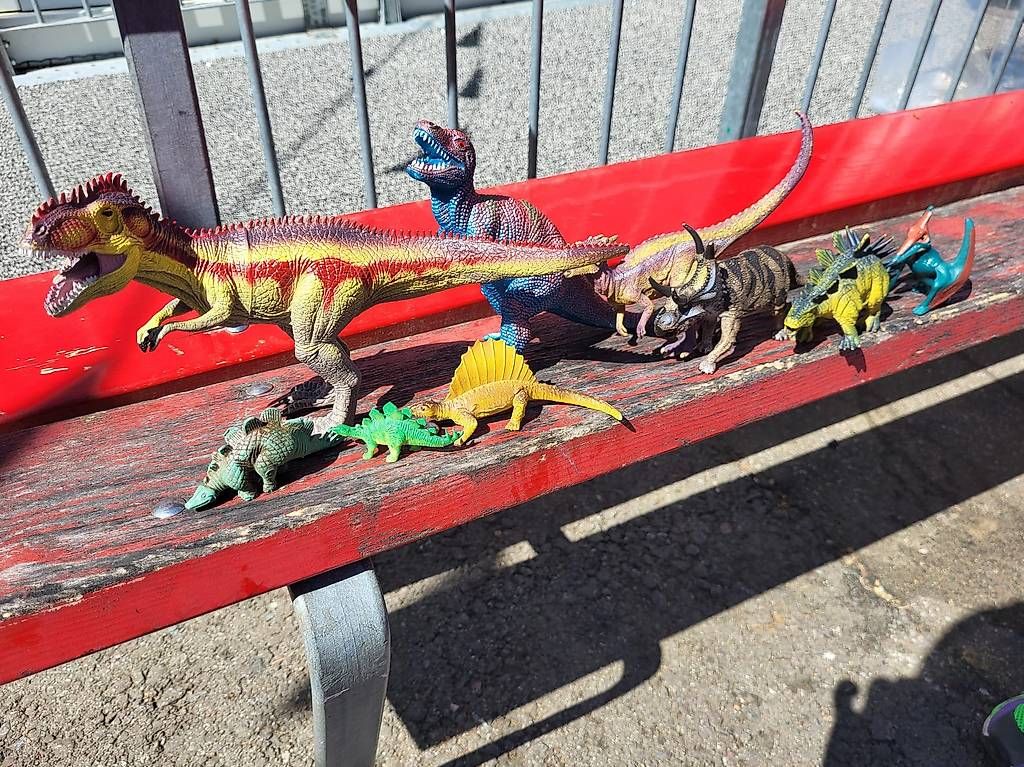 Giocattoli: Diverse Dinosaurier – Usato da Zürich venduto da Schneemaah 2