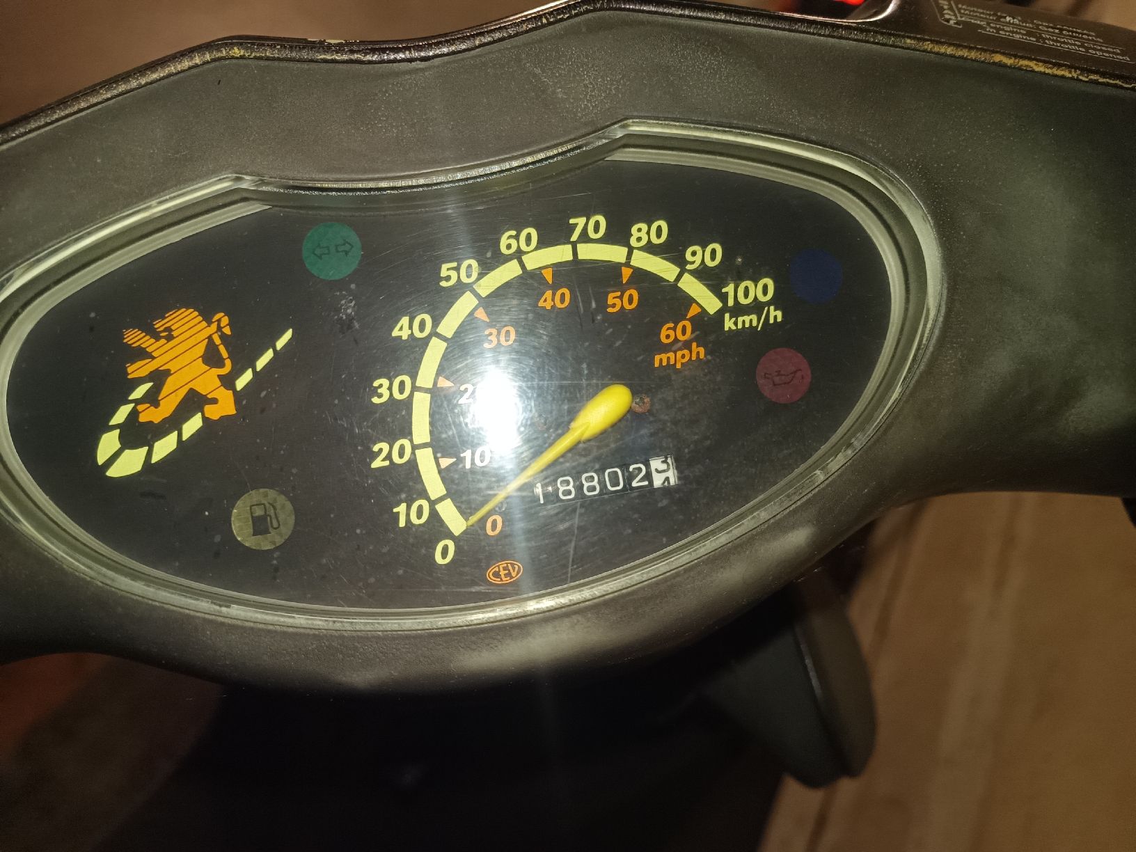 Peugeot Scooter: Scooter Peugeot Vivacity 50. Limité 45 km/h – Usato da Lausanne venduto da AlvaroyLinda 2