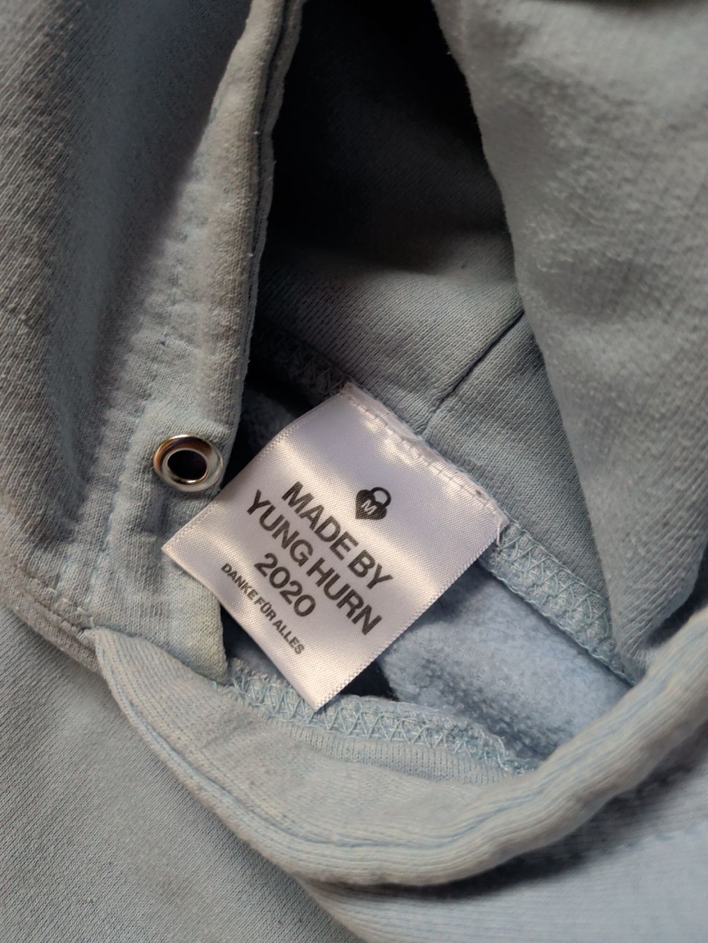 Pullover & Sweatshirts: Kapuzenpullover YUNG HURN hellblau Grösse M  – Gebraucht aus Mörschwil von nemo1975 2