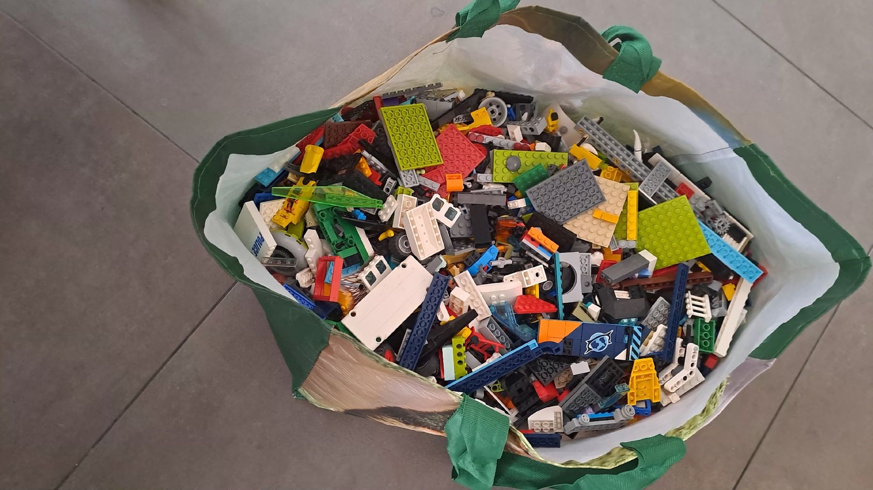 Lego Jeux de construction: 6 kg de lego en vrac – D'occasion à Lausanne par Jade777 6