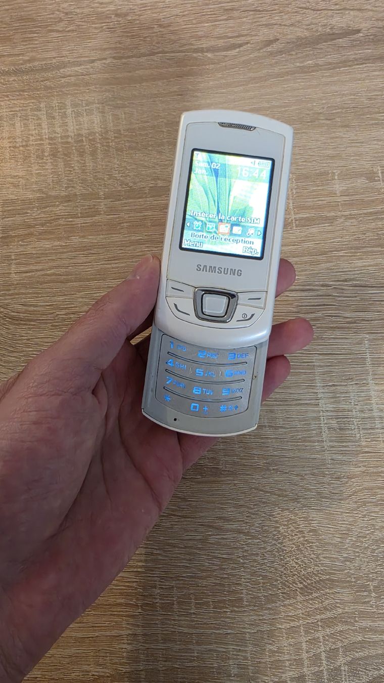 Samsung Handys / Smartphones: Samsung GT-E2550 Monte Slider, bon état – Gebraucht aus Grandson von Adrixx1422