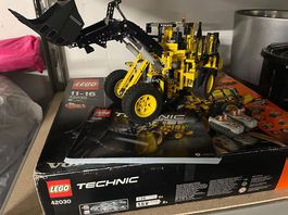 LEGO Technic Volvo Radlader 42030 - Top Zustand!